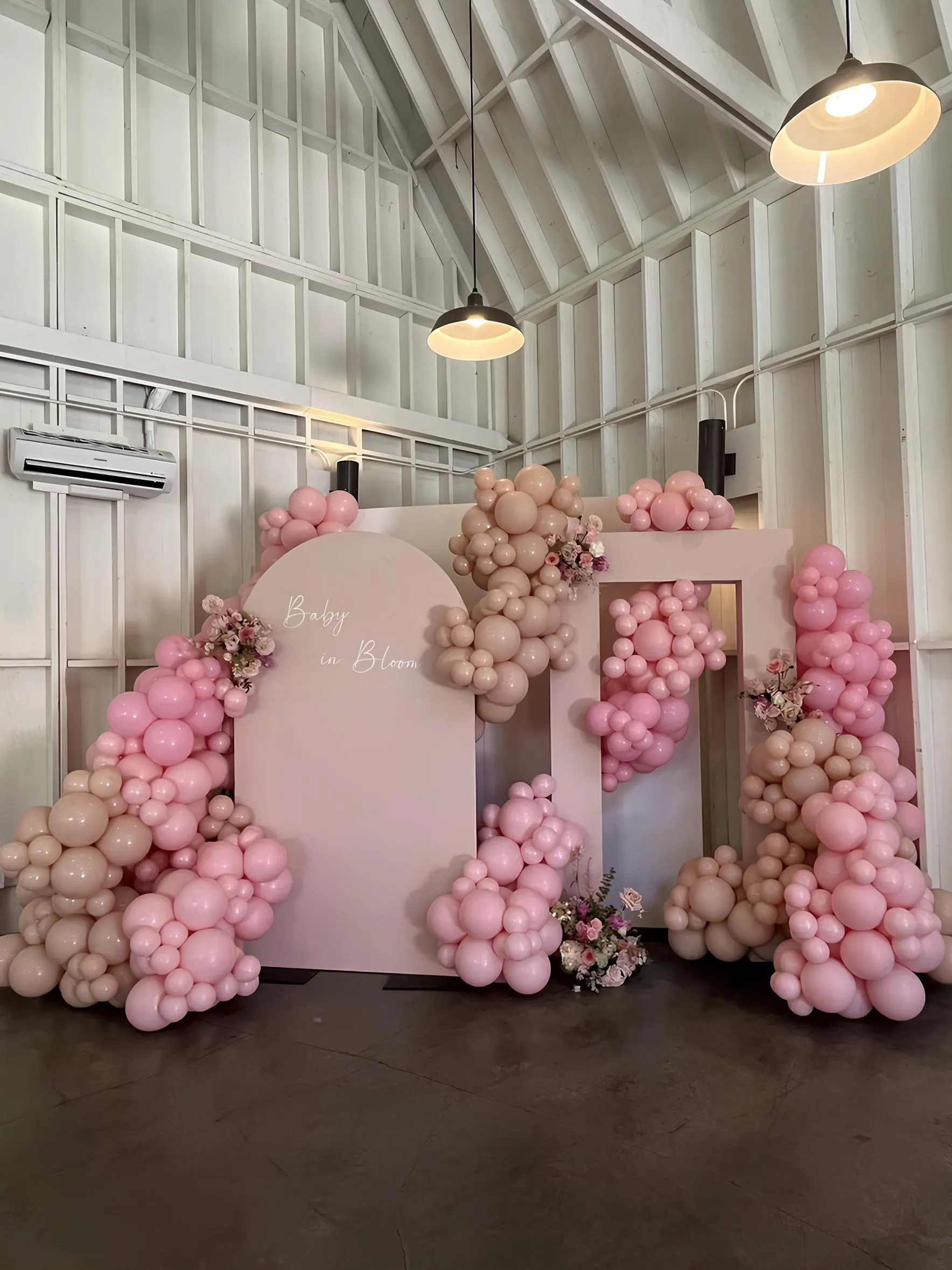 A Vibrant Balloon Garland Captures the Excitement Image A Vibrant Balloon Garland Captures the Excitement Image