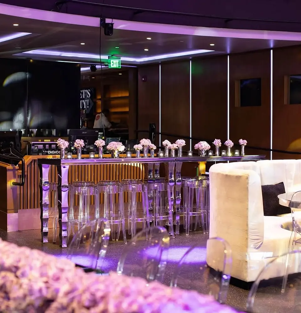 Vermont Hollywood seating arrangement for a ceremony